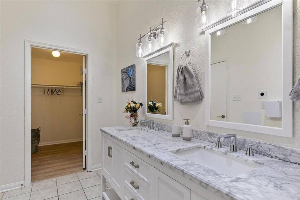 Lucky House - Tranquility In The Middle Of Houston - Tv In Every Room - 300 M2 Extérieur photo