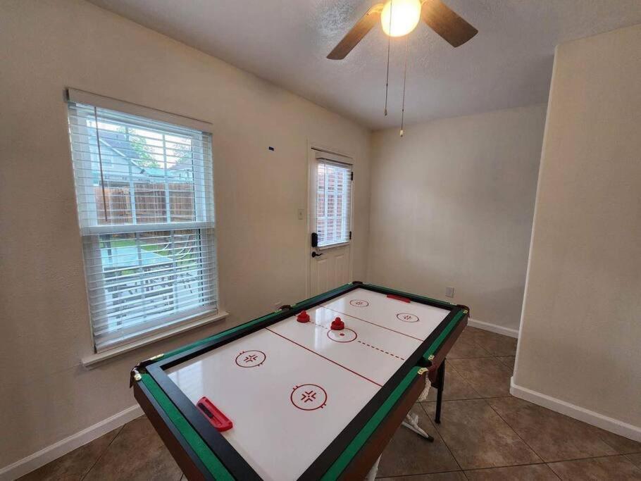 Lucky House - Tranquility In The Middle Of Houston - Tv In Every Room - 300 M2 Extérieur photo